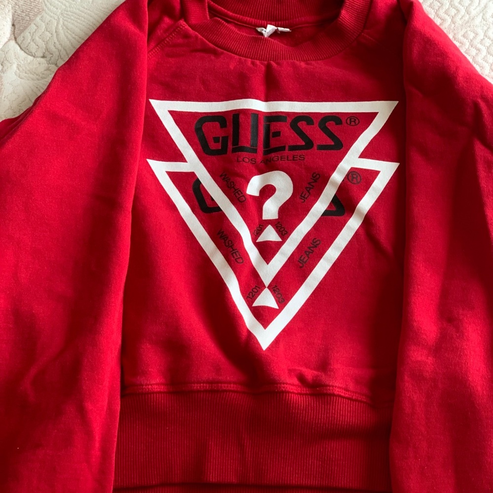 Waist length Guess sweatshirt